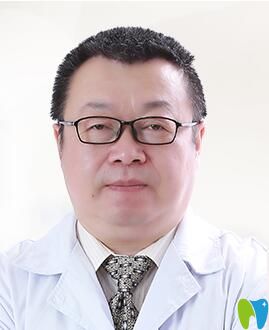 成都新橋口腔醫(yī)生張彥