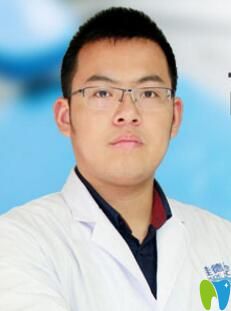 高忠誠(chéng) 合肥佳德口腔美容醫(yī)生 高忠誠(chéng) 合肥佳德口腔美容醫(yī)生