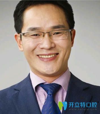 西安小白兔王鴻應(yīng)醫(yī)生照片