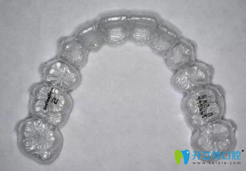 3D數(shù)碼隱形矯正戴牙套過(guò)程