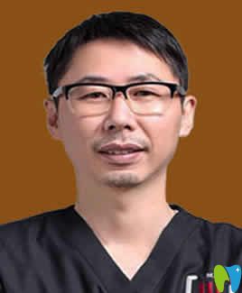 泉州維樂(lè)口腔謝燕峰醫(yī)生