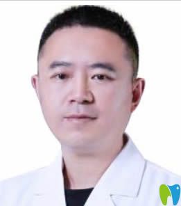 貴陽華美口腔中心種植修復醫(yī)生劉體寧