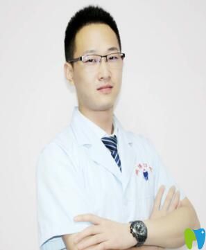 重慶鵬博口腔何冰華醫(yī)生 重慶鵬博口腔何冰華醫(yī)生