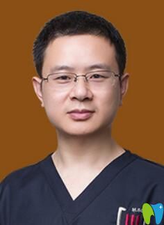 福州維樂(lè)口腔正畸醫(yī)生——許長(zhǎng)記：