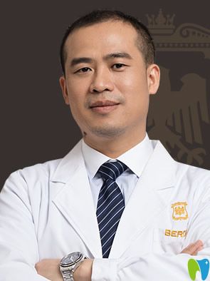 廣州柏德口腔種植醫(yī)生陳賓楷