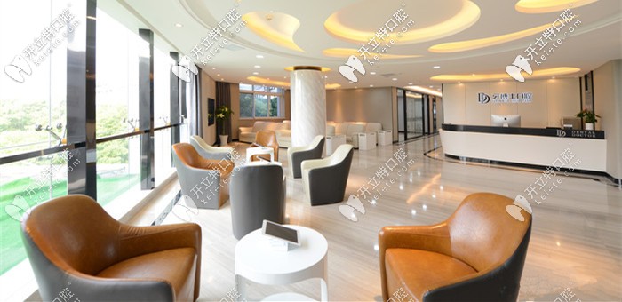 休息區(qū)域?qū)挸髁? alt=