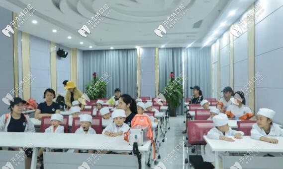 ?？谖⑿谇会t(yī)院小小牙醫(yī)活動現(xiàn)場