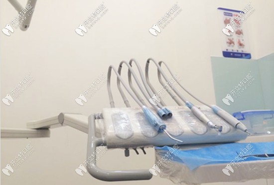 尹玲虹醫(yī)生呼吁大家對(duì)牙齒疾病要給予充分的重視 尹玲虹醫(yī)生呼吁大家對(duì)牙齒疾病要給予充分的重視