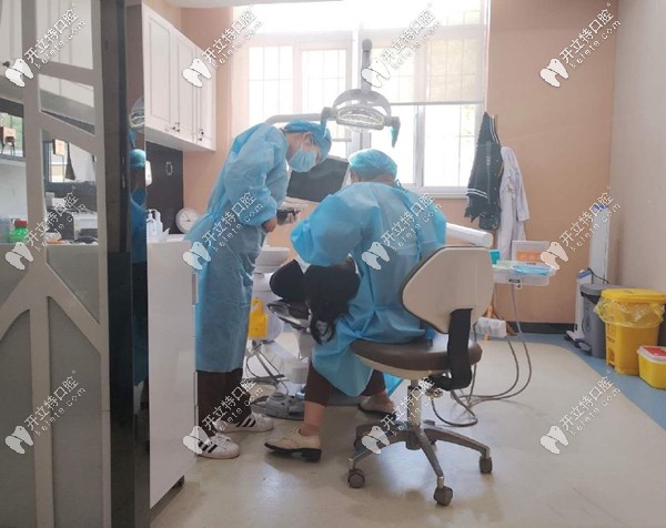 陽光樹口腔專業(yè)醫(yī)生團(tuán)隊(duì)