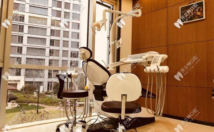 獨(dú)立的數(shù)字化牙椅