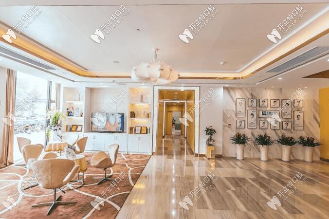 杭州美奧口腔學(xué)院路店一樓大廳