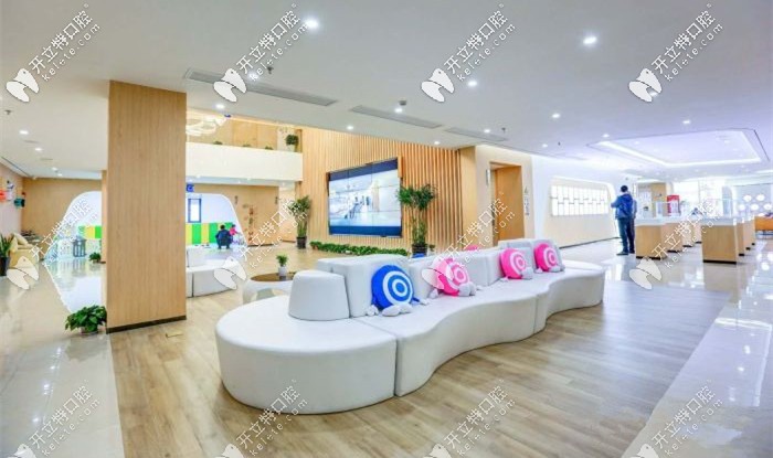 四樓的休息區(qū)，占地面積比較大