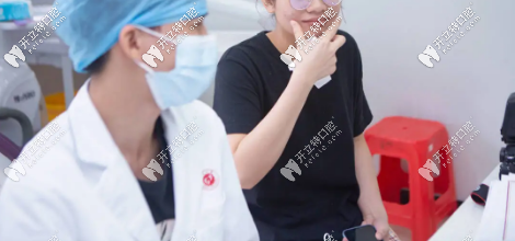 拔牙后與醫(yī)生細(xì)聊正畸方案