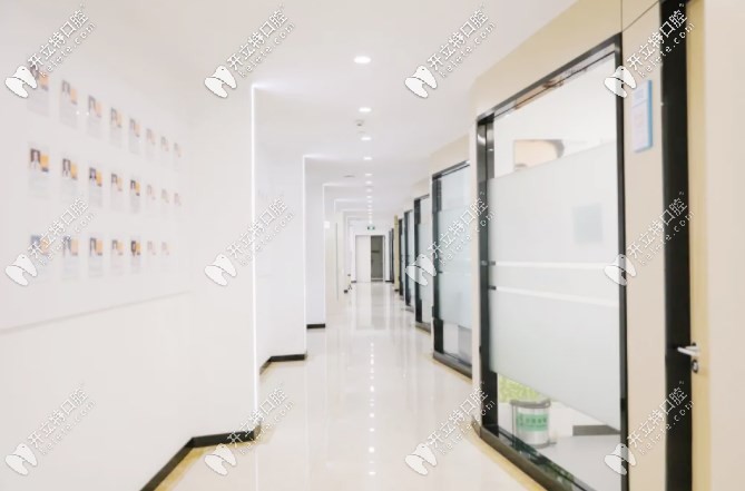 余杭口腔醫(yī)院走廊