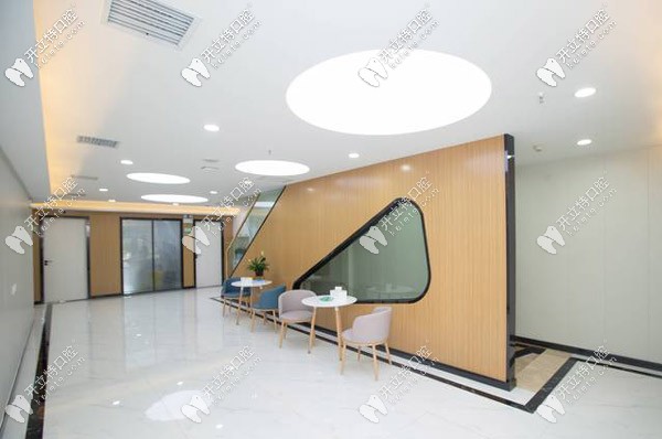 休息區(qū) 休息區(qū)