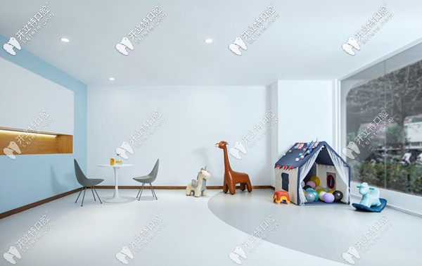 盛禾口腔兒童玩耍區(qū)