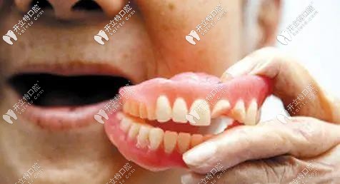 活動假牙的使用方法