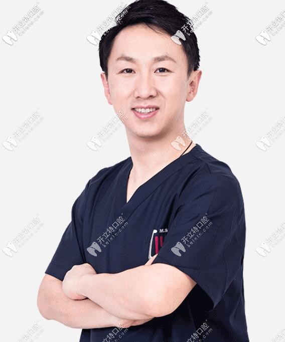 維樂口腔譚輝院長