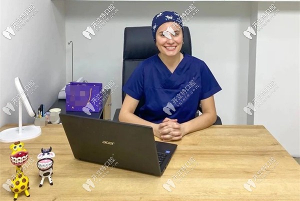 番禺區(qū)三仁口腔特聘的芭芭拉醫(yī)生