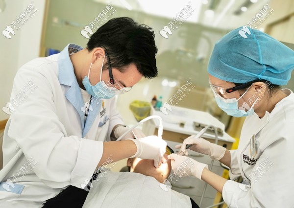 陽(yáng)光樹口腔的醫(yī)師診療圖 陽(yáng)光樹口腔的醫(yī)師診療圖