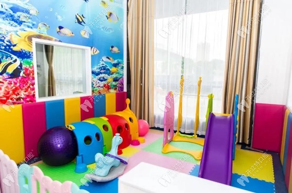 兒童玩耍區(qū) 兒童玩耍區(qū)