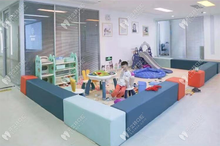 兒童玩耍區(qū) 兒童玩耍區(qū)